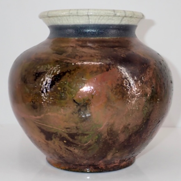 Raku Pottery Vase Iridescent Signed 6" Tall x 6" dia beautifully crafted - Picture 5 of 13